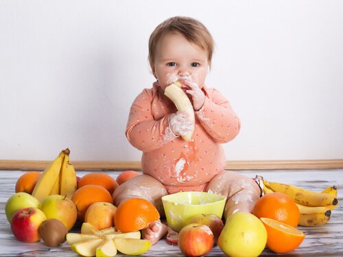 7 matvarer som du aldri bør gi til spedbarnet ditt