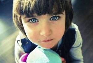 Hvordan finner jeg ut om barnet mitt er indigo?