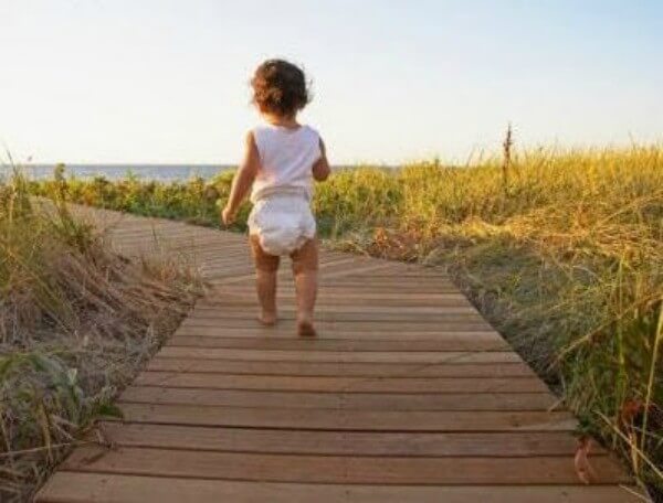 3 øvelser for å lære barnet ditt å gå