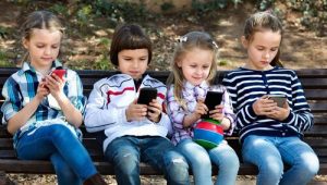 8 grunner til at barn under 12 ikke bør bruke smarttelefoner