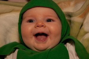 Den fjerde måneden av en babys liv: Sosiabiliteten blomstrer