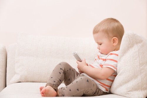 Bruk av mobiltelefon kan føre til forsinket tale