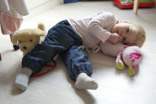 fordeler med å suge på tommelen hos barn