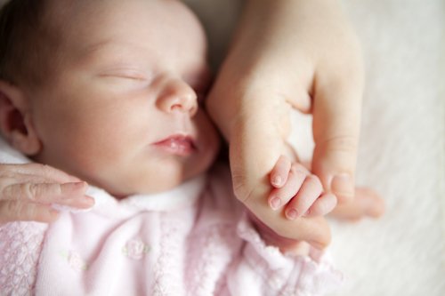 Hvorfor det å vaske hendene er viktig når man håndterer babyer?