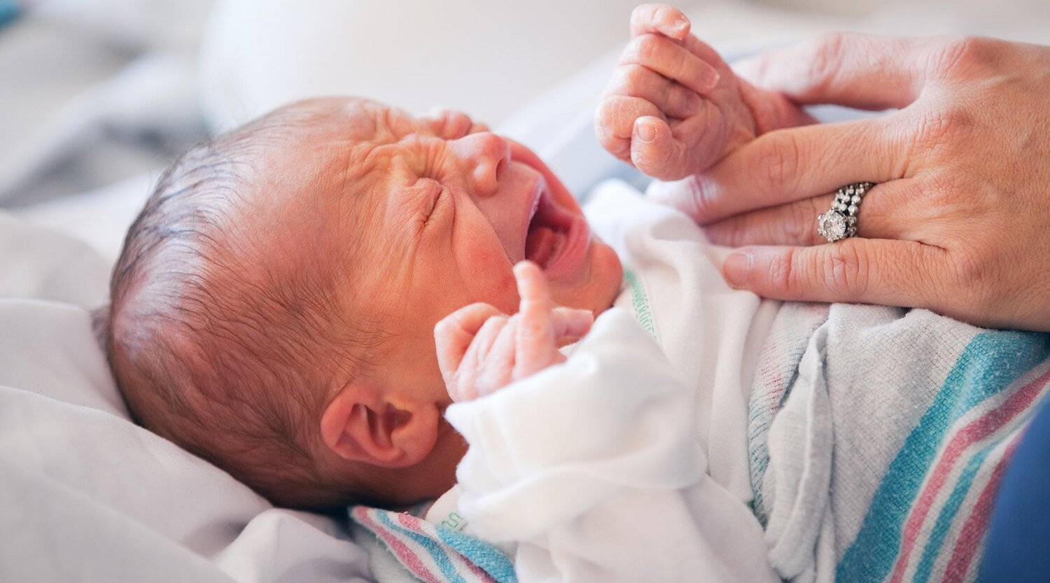 Hvordan behandle og berolige en baby med kolikk Hvordan behandle og berolige en baby med kolikk