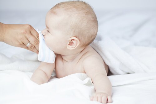 7 tips for å forhindre at babyen din får influensa