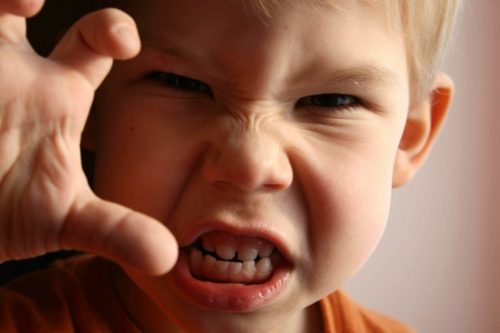 Hvordan håndtere et barns følelse av frustrasjon