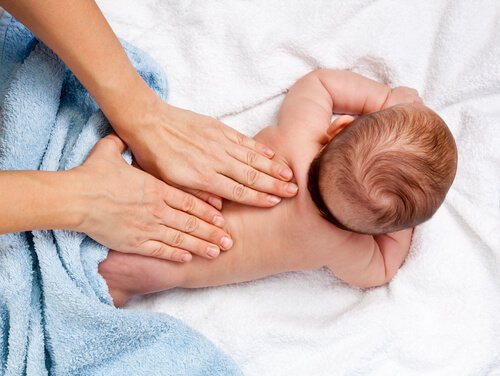 12 fordeler med spedbarnsmassasje
