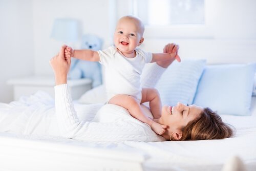 8 øvelser for å styrke babyens muskler