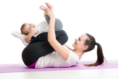 8 øvelser for å styrke babyens muskler