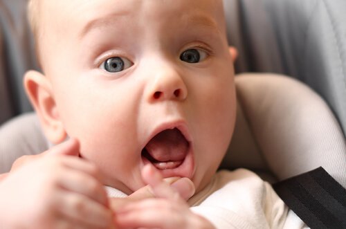 Hvordan man lindrer smerter i tannkjøttet hos babyer
