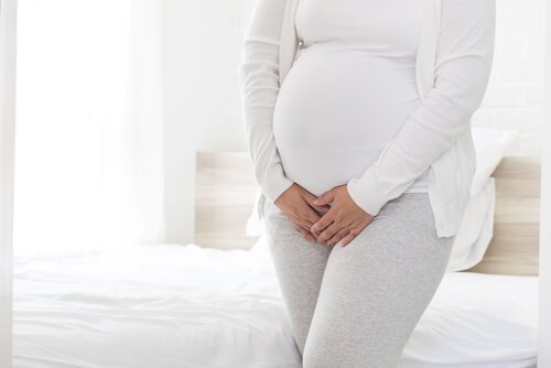 gravid som gleder seg