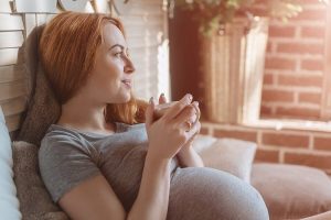 5 naturlige remedier for å sette i gang fødselen