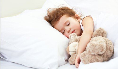 Lær barna å sove alene: dette trenger ikke å være vanskelig