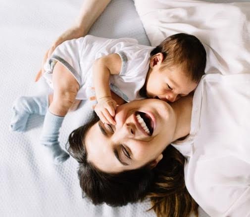 Viktigheten av kjærlighet i babyens hjerneutvikling