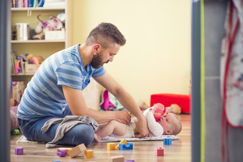 De 6 beste lekene å begynne å lære babyen din