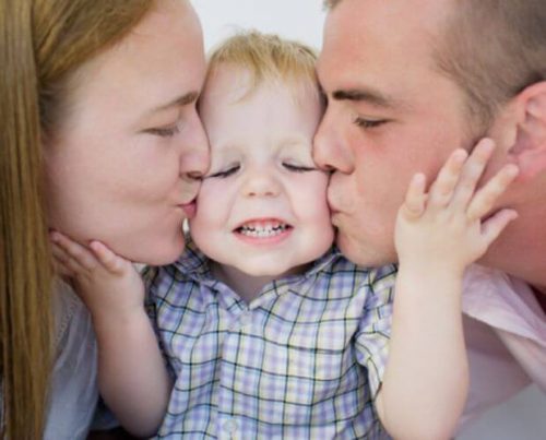 Glad småbarnsfamilie