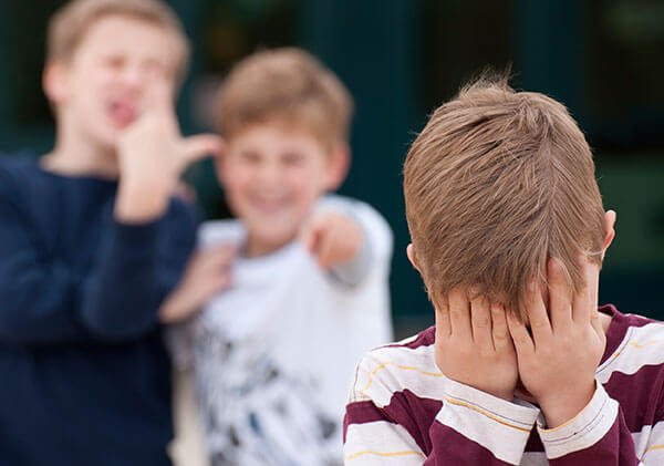 Hva kan du gjøre om barnet ditt blir ertet?