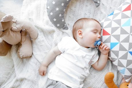 få babyen til å sovne
