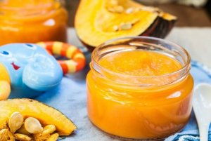 Skje-vennlige pureer for babyer – 6-9 måneder