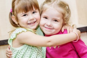 Søskenbarn på samme alder – Et veldig spesielt forhold