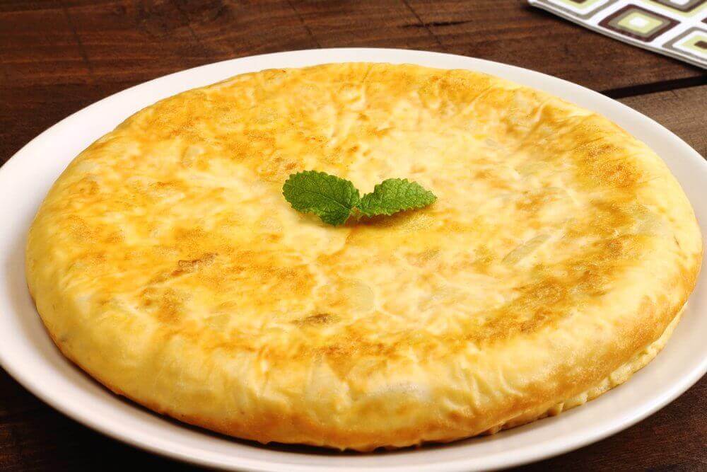 Deilig tortilla med krydderblad, en god måte å tilføye egg i barns kosthold