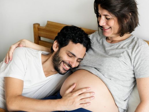 Faren bør også snakke med babyen under svangerskapet.