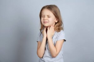 Anafylaksi hos barn: Årsaker, behandling og forebygging