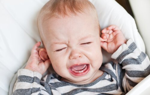 Baby med vondt i ørene