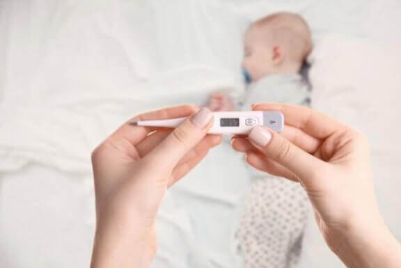 Rotavirus: Hva det er, symptomer og behandling