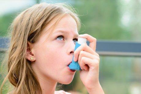 barn med astma