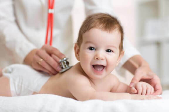 Baby-undersøkes-for-rotavirus