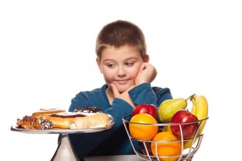 Unngå overvekt hos barn ved å lære dem gode vaner.