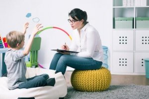 Hva er pediatrisk psykologi? Det grunnleggende
