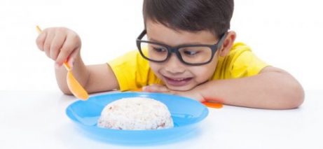 Matvarer for lindring av magesmerter hos barn