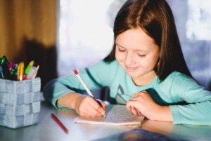 5 øvelser for å forbedre barnets håndskrift