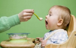 Matvarer for lindring av magesmerter hos barn