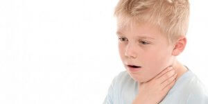 Slik behandler du tilstopping av luftrøret hos barn