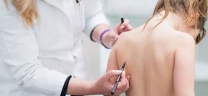 Skoliose hos barn: Alt du trenger å vite