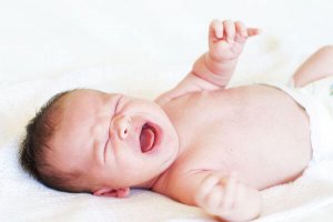Hvorfor er det dårlig å la babyen gråte hele natten?