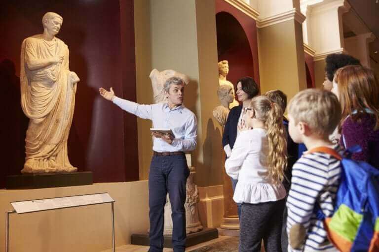 Hvem er ansvarlig for ulykker på skoleturer?