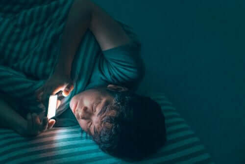 Smarttelefoner forstyrrer søvn
