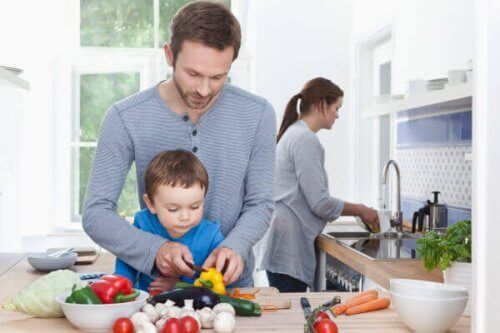 6 grunner til å lage mat med barna dine
