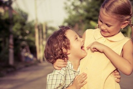 Hvordan påvirker søsken søsken til barn?