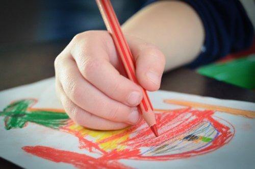 7 måter å stimulere barns kreativitet gjennom tegning