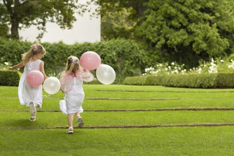 11 måter å involvere barna i bryllupet ditt