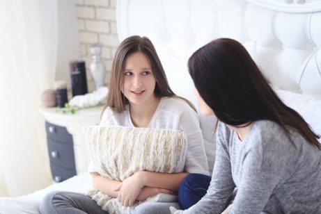 Tips for å snakke om menstruasjon med datteren din