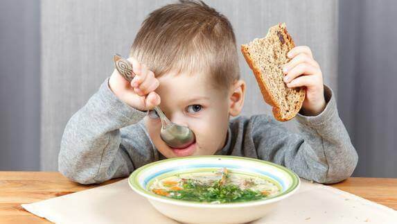 Lærer du barnet ditt å spise sunt?