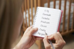Tips for å velge et navn til babyen din