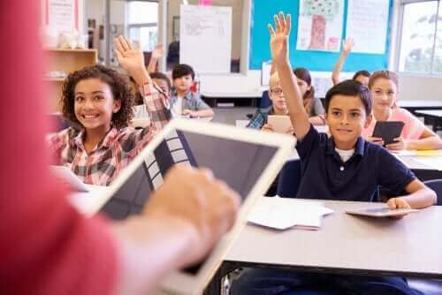 Å gå et skoleår om igjen: Hjelper det elevene?
